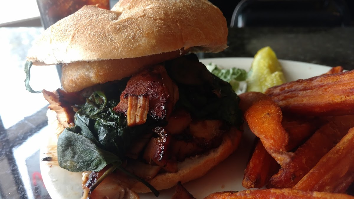 Upper Crust Pizza & Italian Restaurant-8